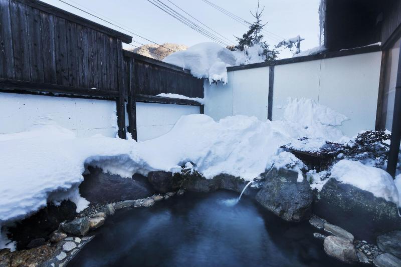 Okada Ryokan Warakutei Такаяма Экстерьер фото