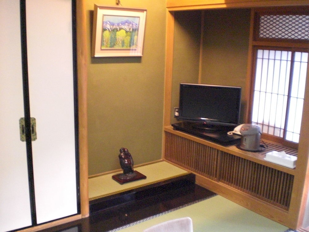 Okada Ryokan Warakutei Такаяма Экстерьер фото