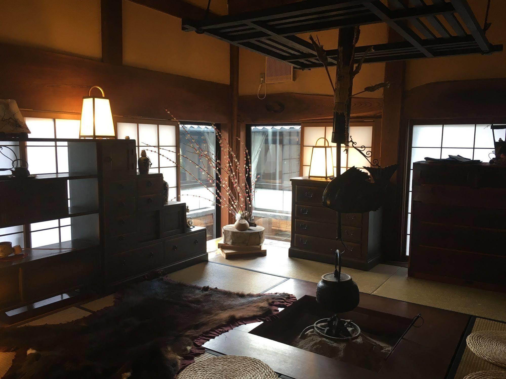 Okada Ryokan Warakutei Такаяма Экстерьер фото